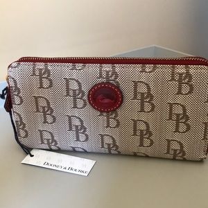 Dooney & Bourke Continental Walket